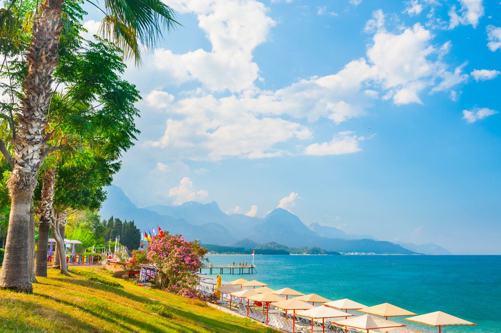 Kemer is for those who like to combine a beach holiday with sightseeing