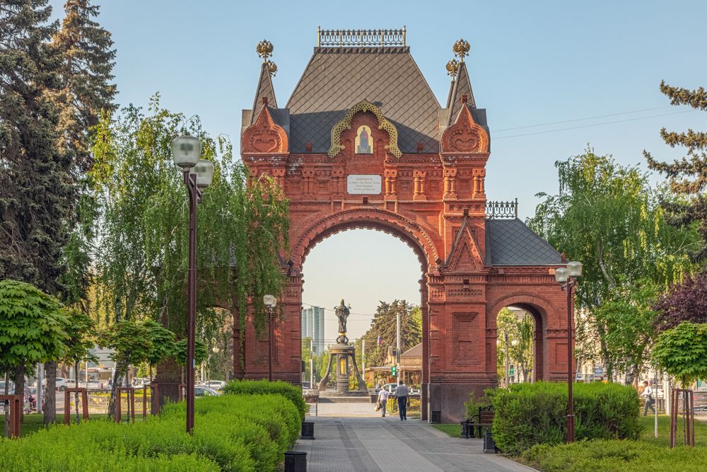 Tsar Gates: a historical attraction of Krasnodar